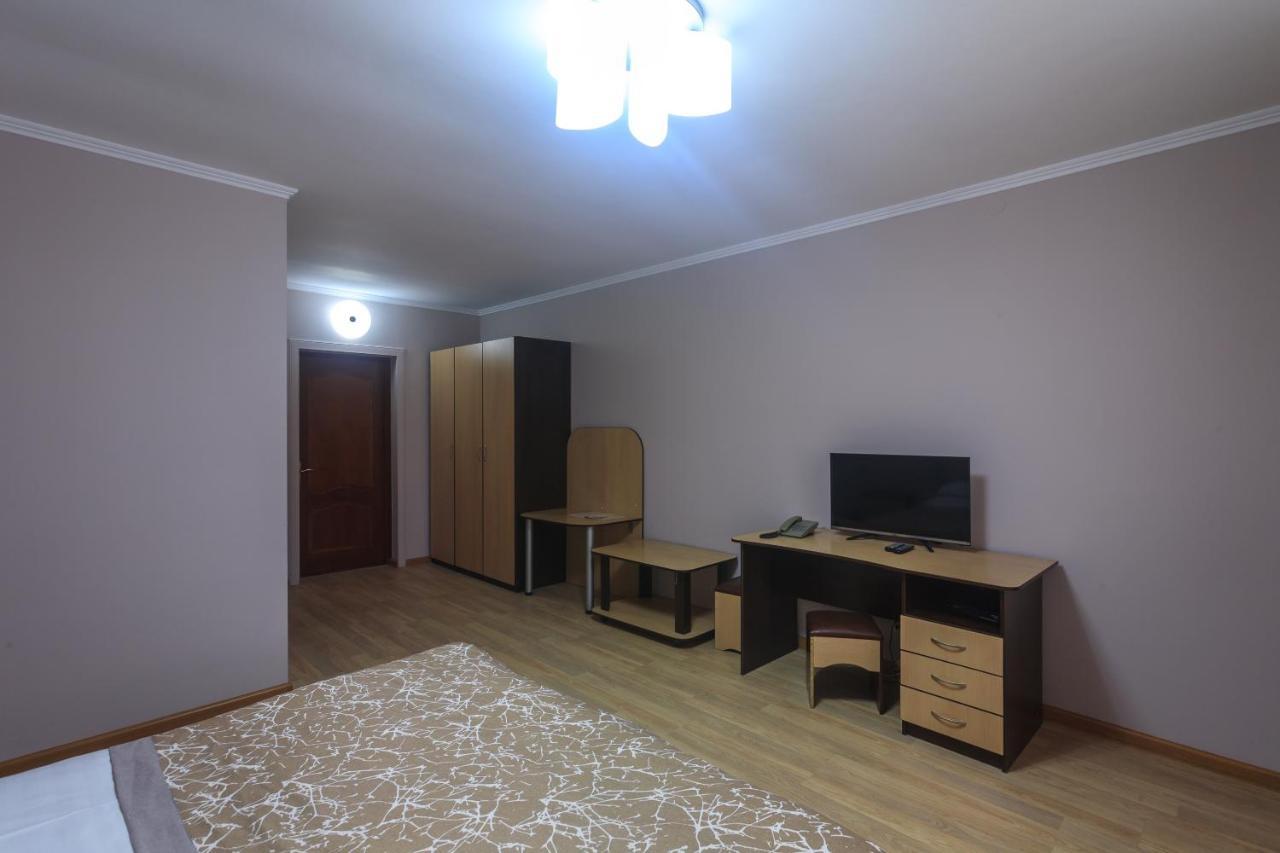 Sunkar Hotel Alma-Ata Buitenkant foto