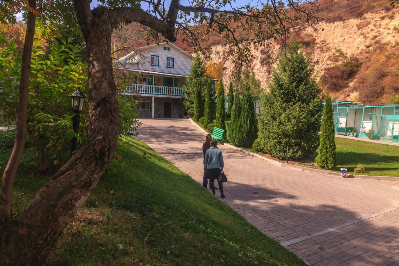 Sunkar Hotel Alma-Ata Buitenkant foto