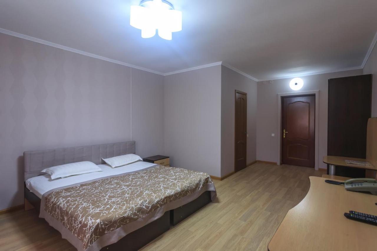 Sunkar Hotel Alma-Ata Buitenkant foto